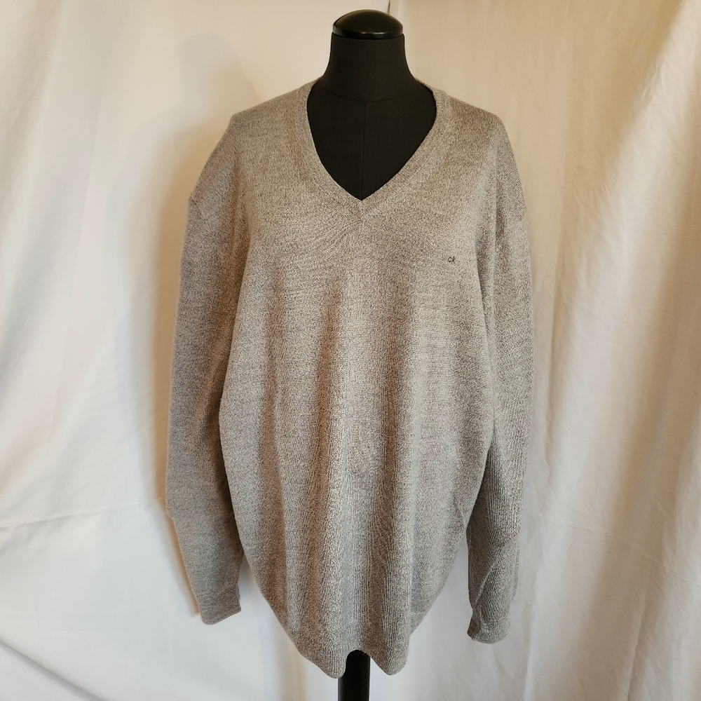 Calvin Klein Men's Gray V-Neck Sweater